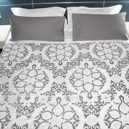 Cosenza Luxury Apartment Bagian luar foto