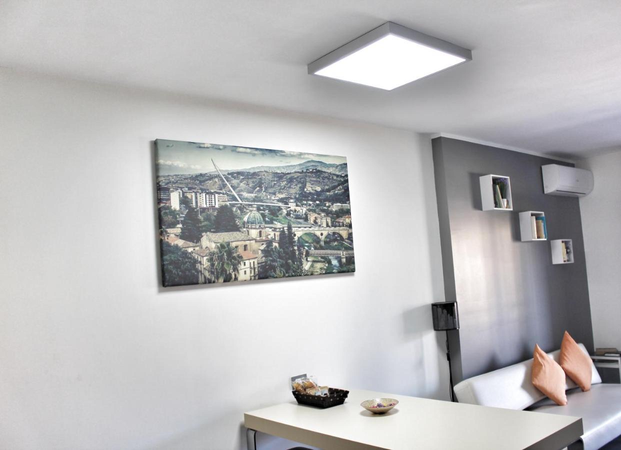 Cosenza Luxury Apartment Bagian luar foto