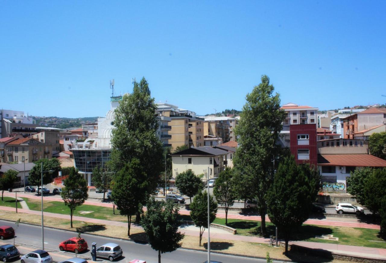 Cosenza Luxury Apartment Bagian luar foto