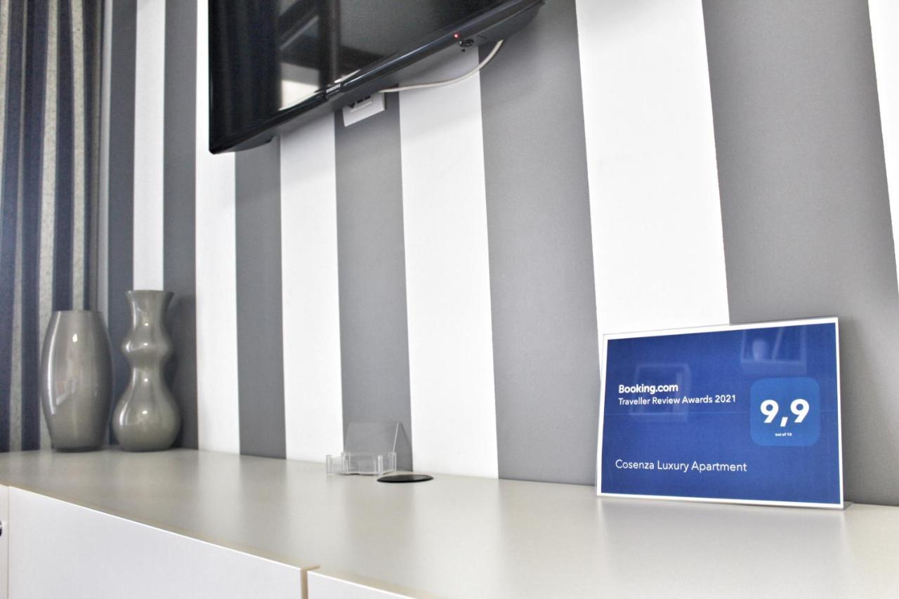 Cosenza Luxury Apartment Bagian luar foto
