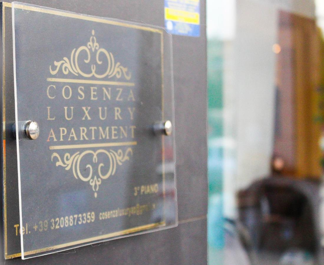 Cosenza Luxury Apartment Bagian luar foto